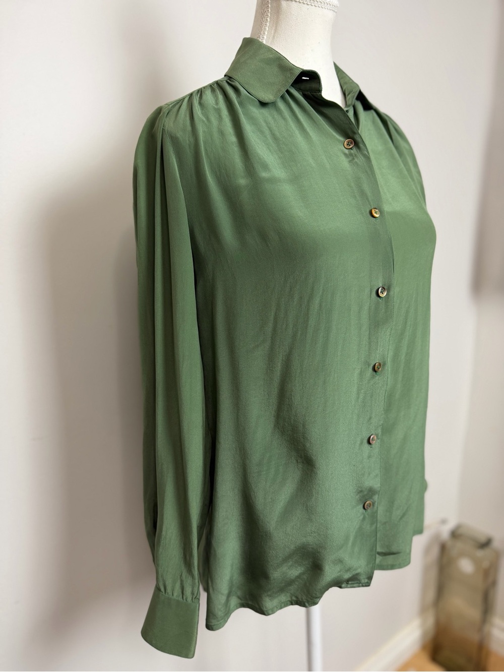 Portegaz Vintage 100% Silk Sage Green Button Down Blouse Shirt Size 8